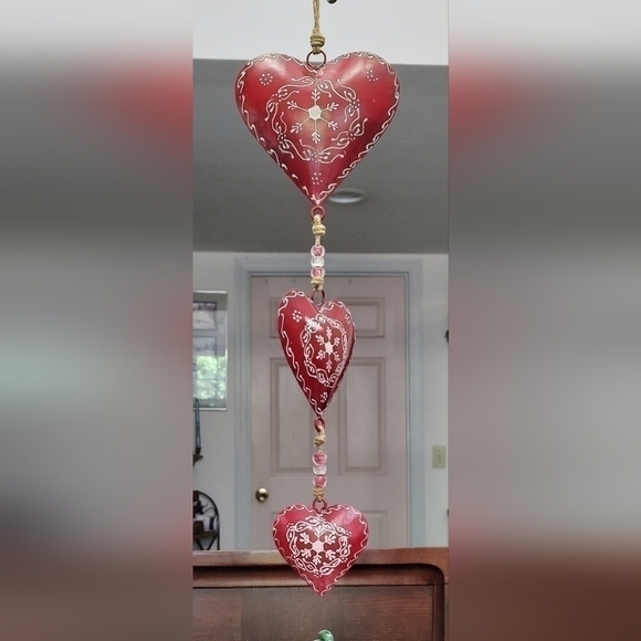 Folk Art Red White Cottage Core Mobile Puffy 3D Metal Hearts & Beads Valentine's - Picture 3 of 4